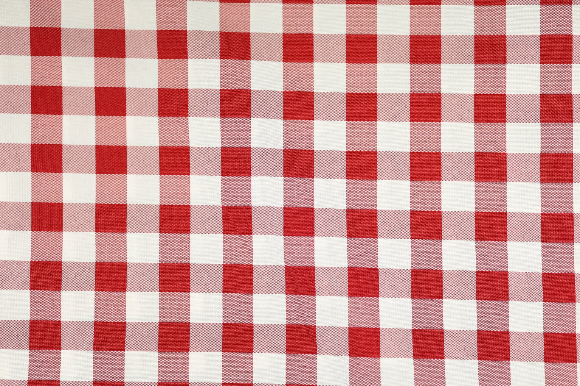 Detailansicht von Polyester Krierte – Rot Karo – edle Optik in Rot