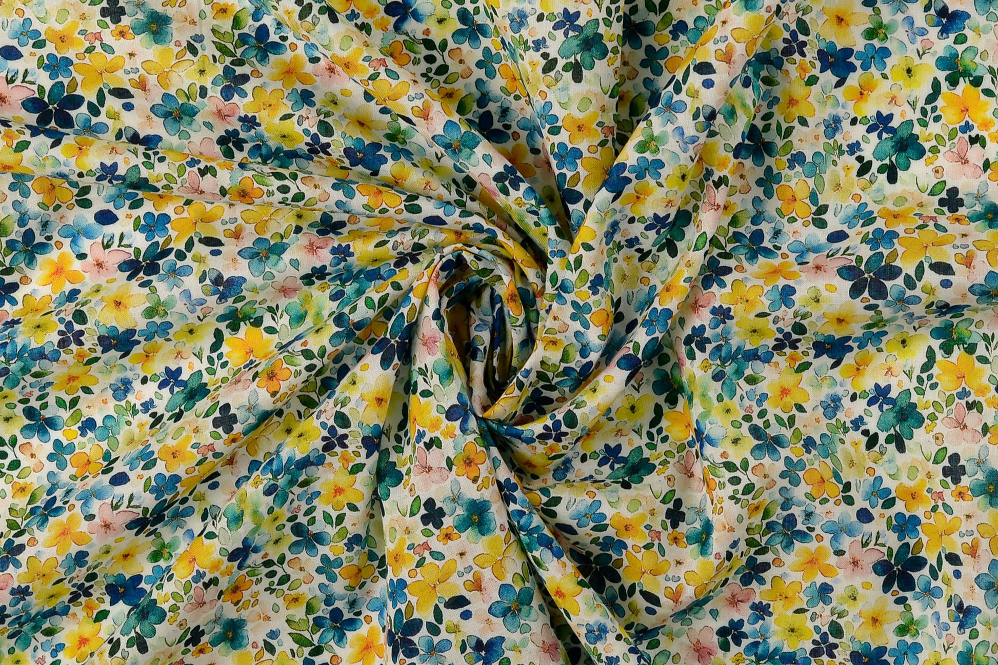 Baumwoll Voile Stoff mit buntem Blumenmuster auf hellem Hintergrund leicht und luftig