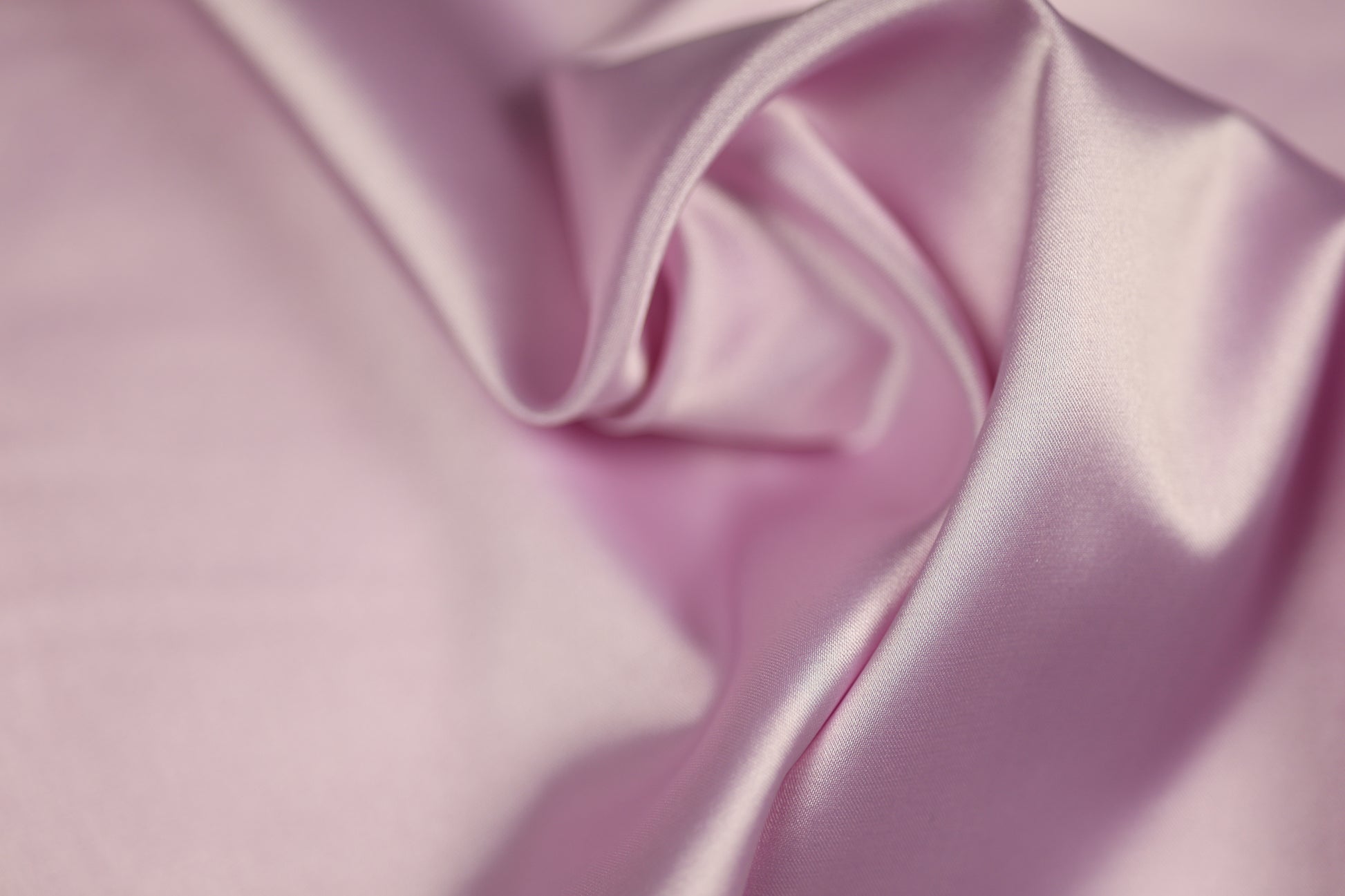 Satin Stoff in Hellrosa glänzend – zarter Stoff für festliche Kleidung, Dekoration oder DIY-Projekte